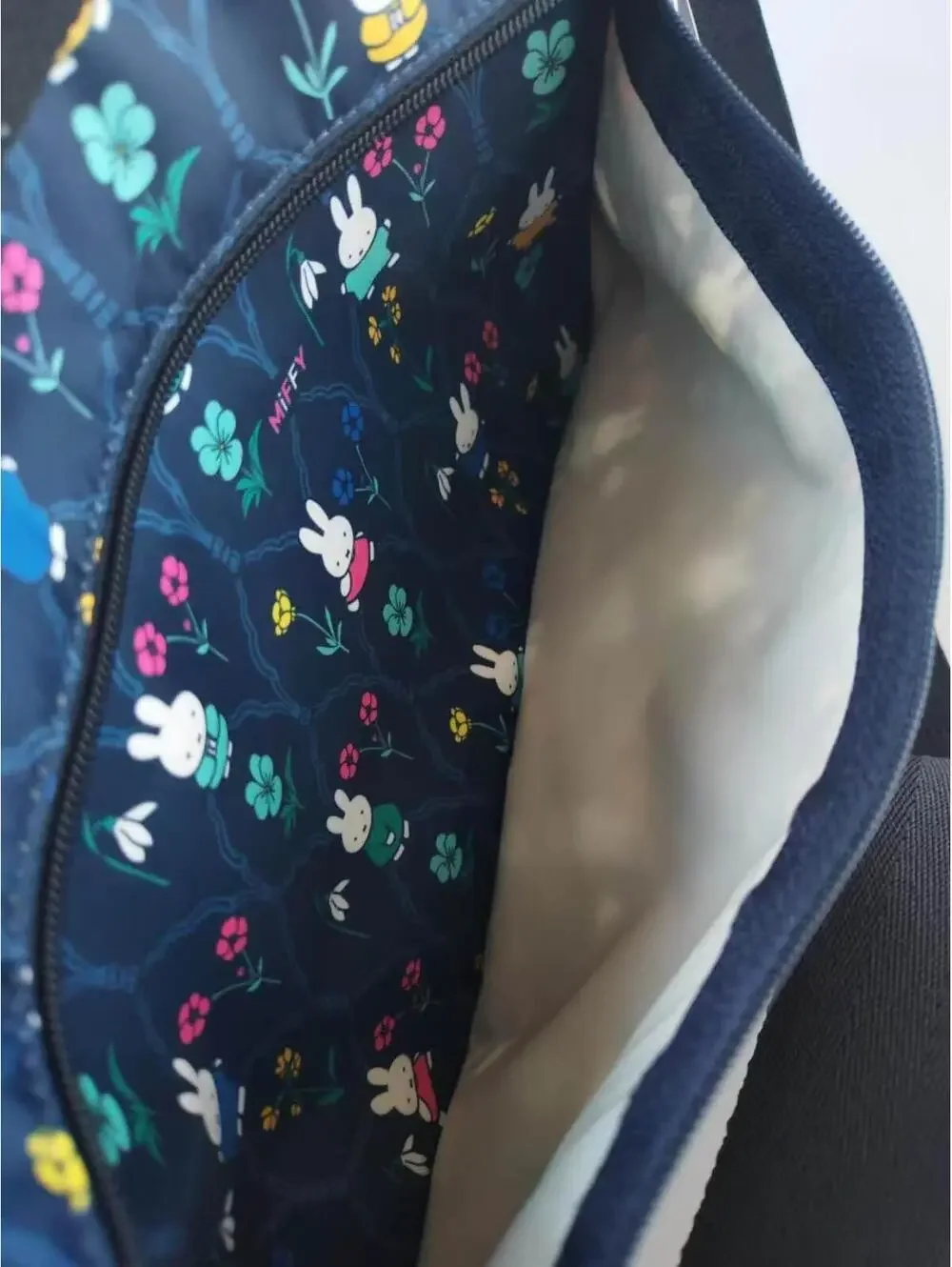 LeSportsac x Miffy Garden Flower Classic Hobo Bag NWT